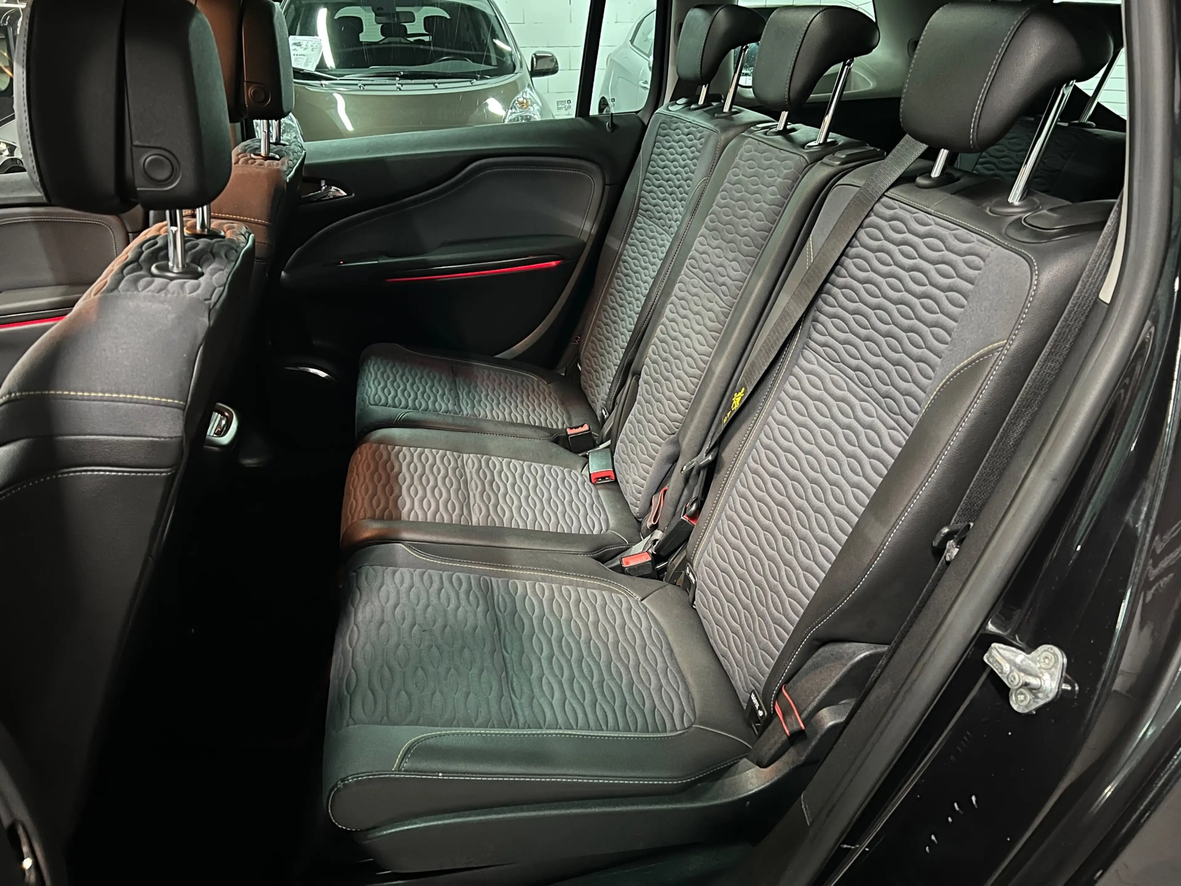 Opel Zafira Tourer 1.4 Cosmo 7p. Automaat PANORAMADAK — photo 25