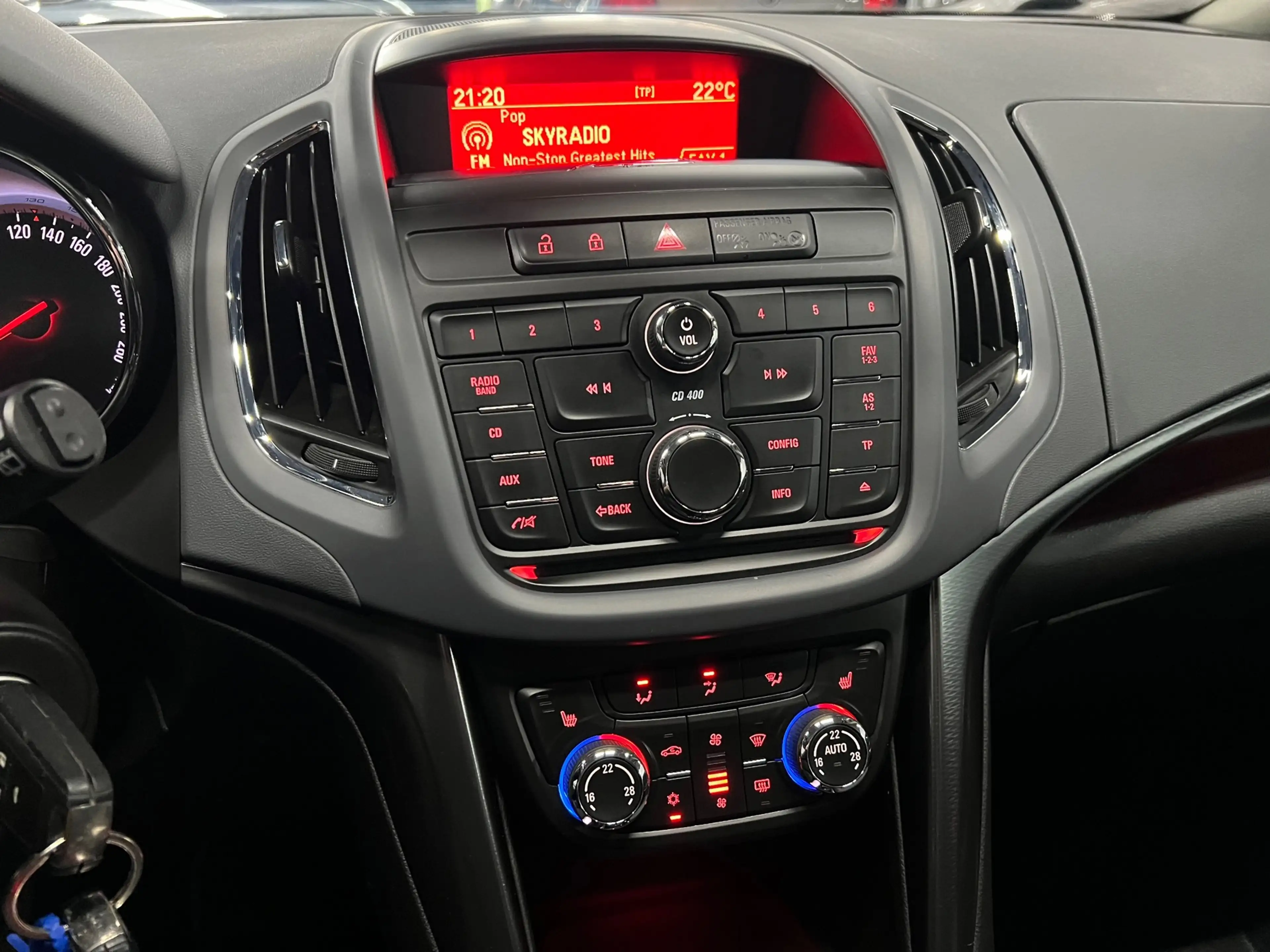 Opel Zafira Tourer 1.4 Cosmo 7p. Automaat PANORAMADAK — photo 11