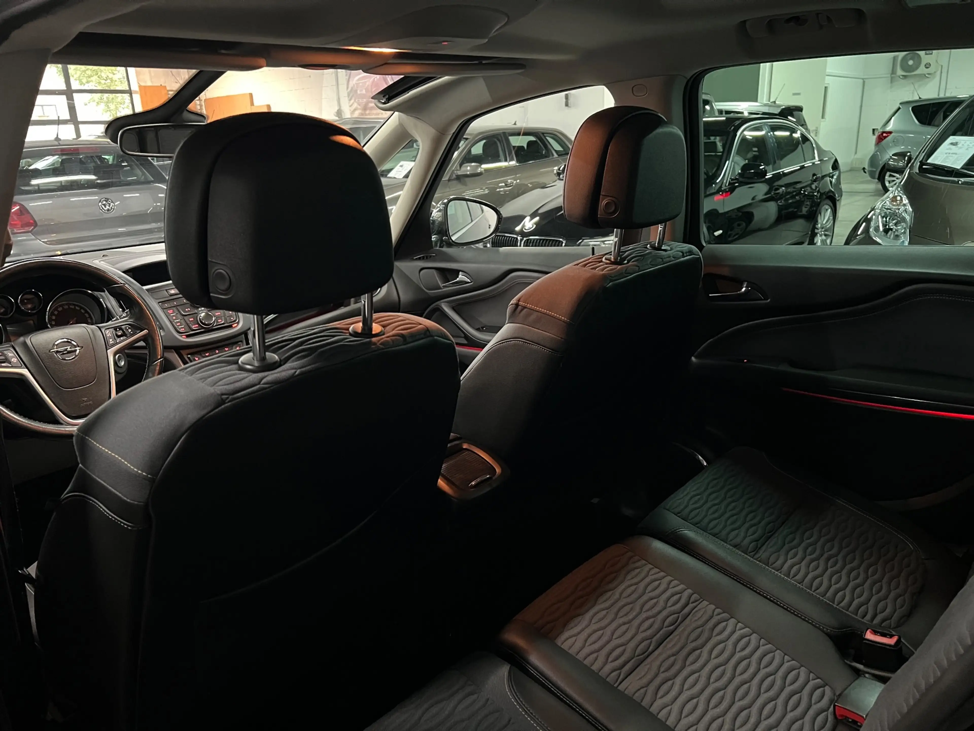 Opel Zafira Tourer 1.4 Cosmo 7p. Automaat PANORAMADAK — photo 24