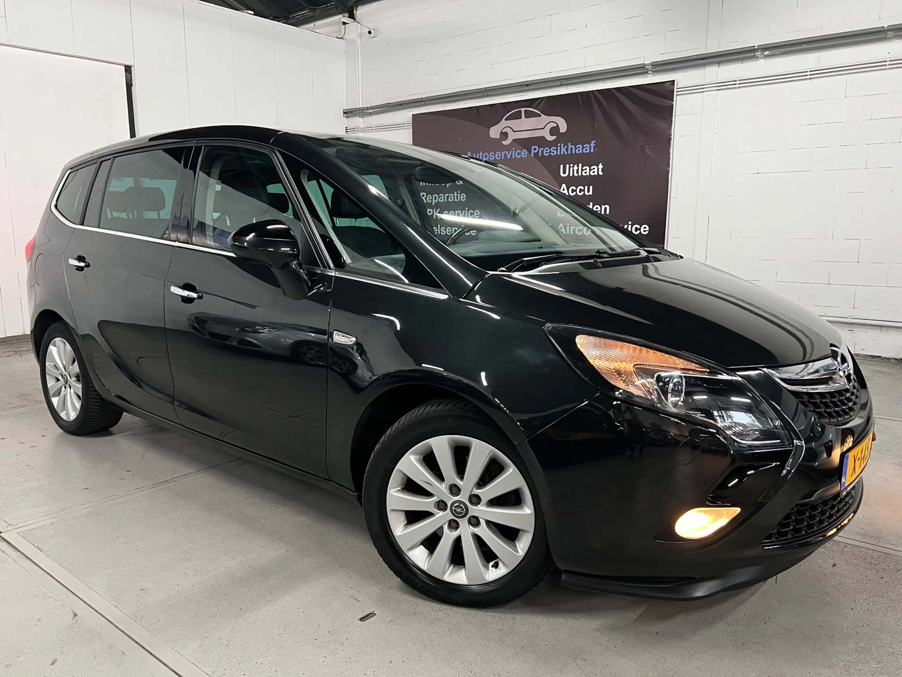 Opel Zafira Tourer 1.4 Cosmo 7p. Automaat PANORAMADAK — photo 29
