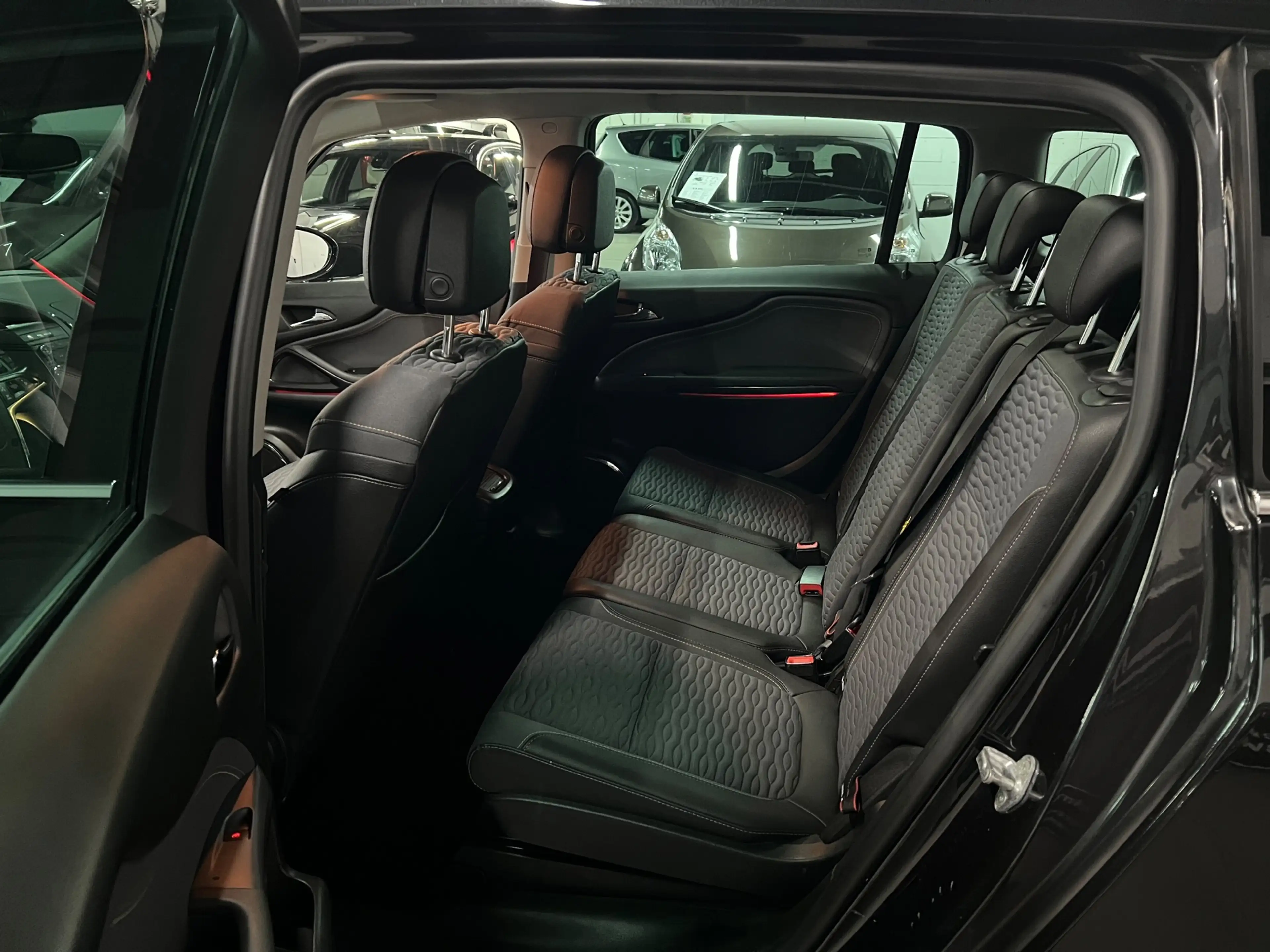 Opel Zafira Tourer 1.4 Cosmo 7p. Automaat PANORAMADAK — photo 23