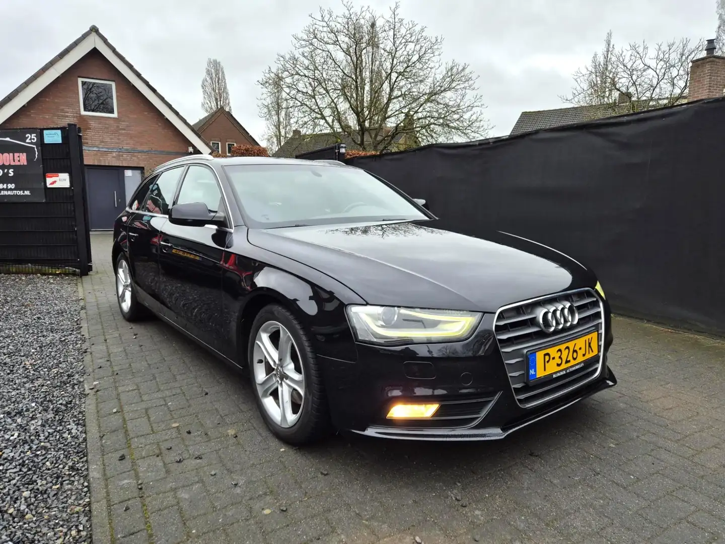 Audi A4 Avant 1.8 TFSI Automaat Sportstoelen Navi Clima Cr Schwarz - 2