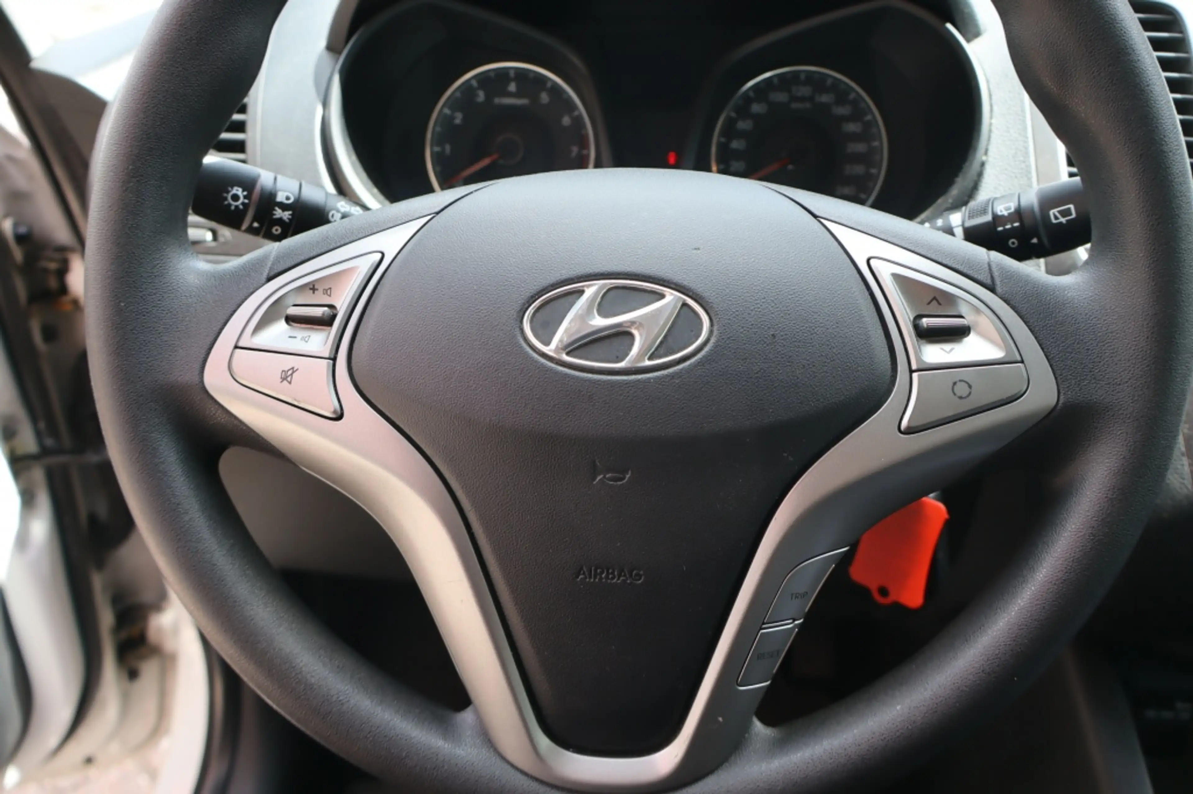 Hyundai iX20 1.4i i-Drive — photo 12