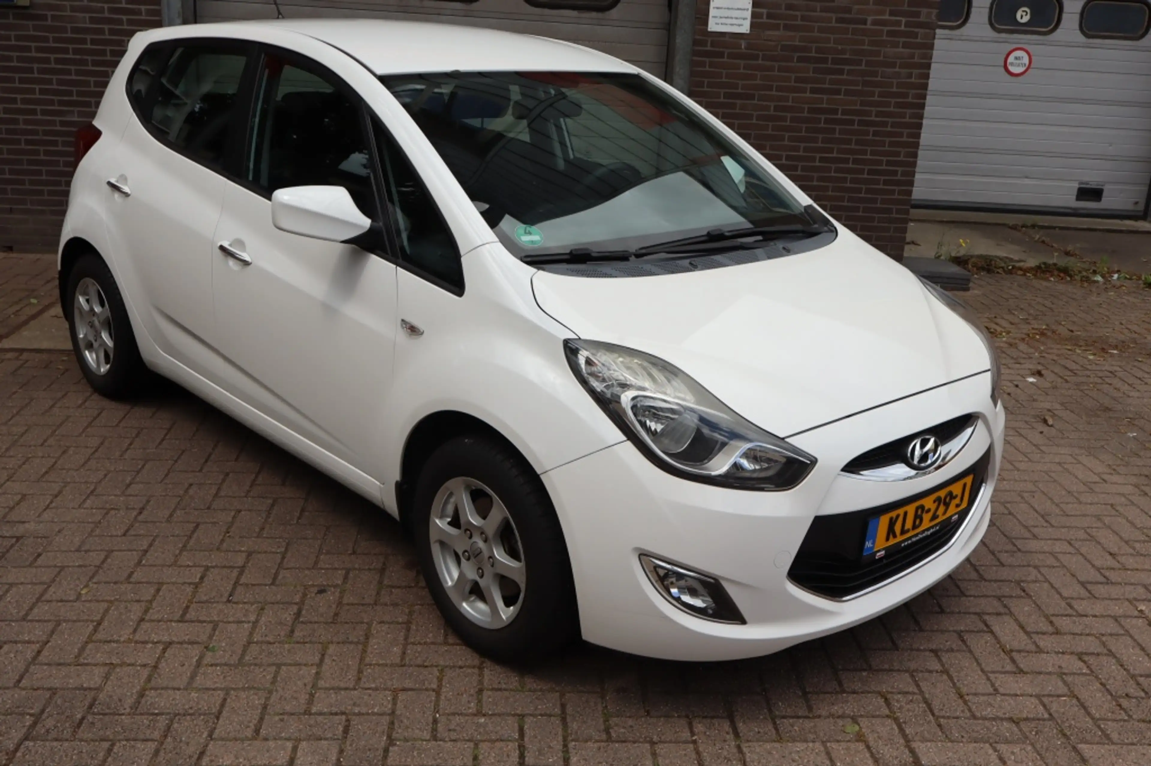 Hyundai iX20 1.4i i-Drive — photo 3