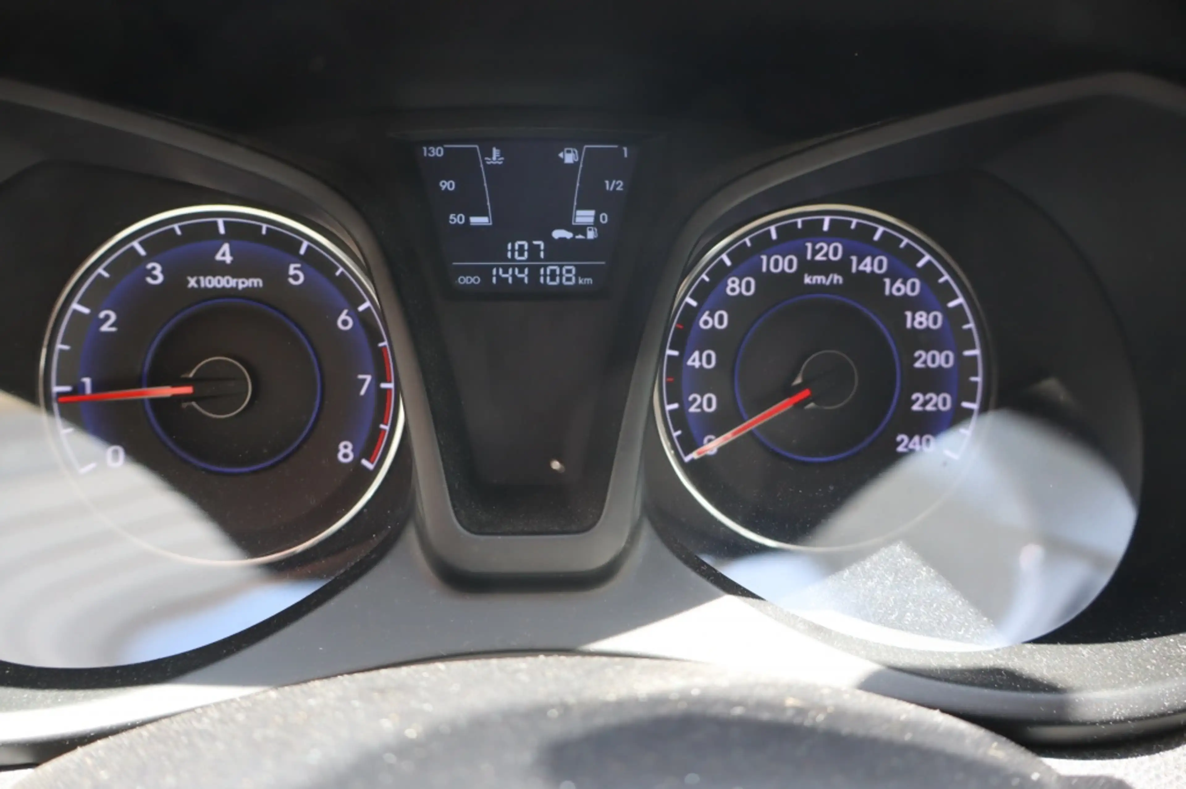 Hyundai iX20 1.4i i-Drive — photo 14