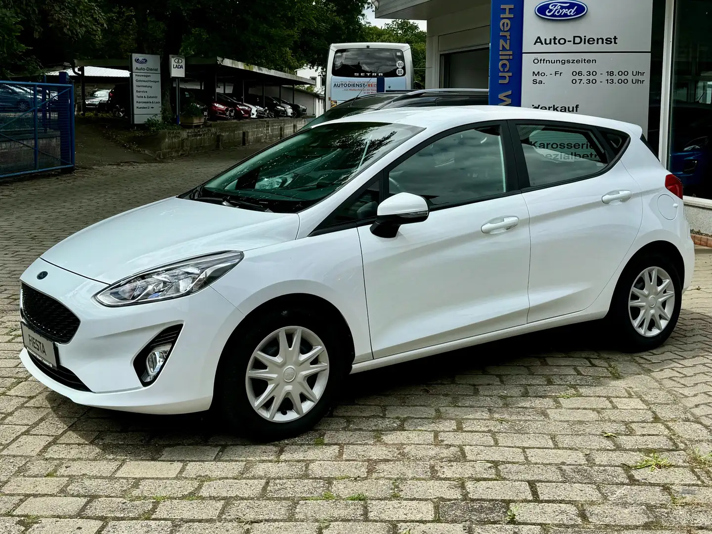 Ford Fiesta Titanium Weiß - 1