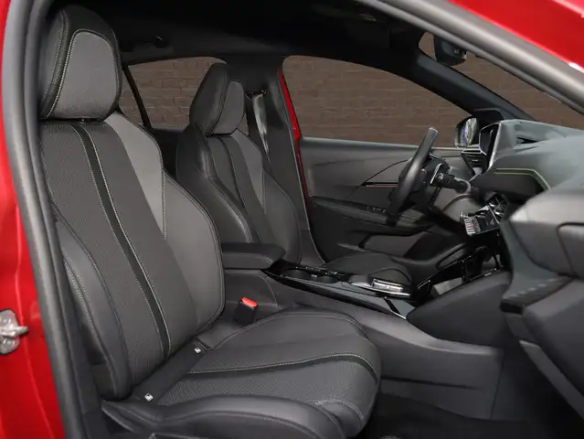 Peugeot 208 view 7