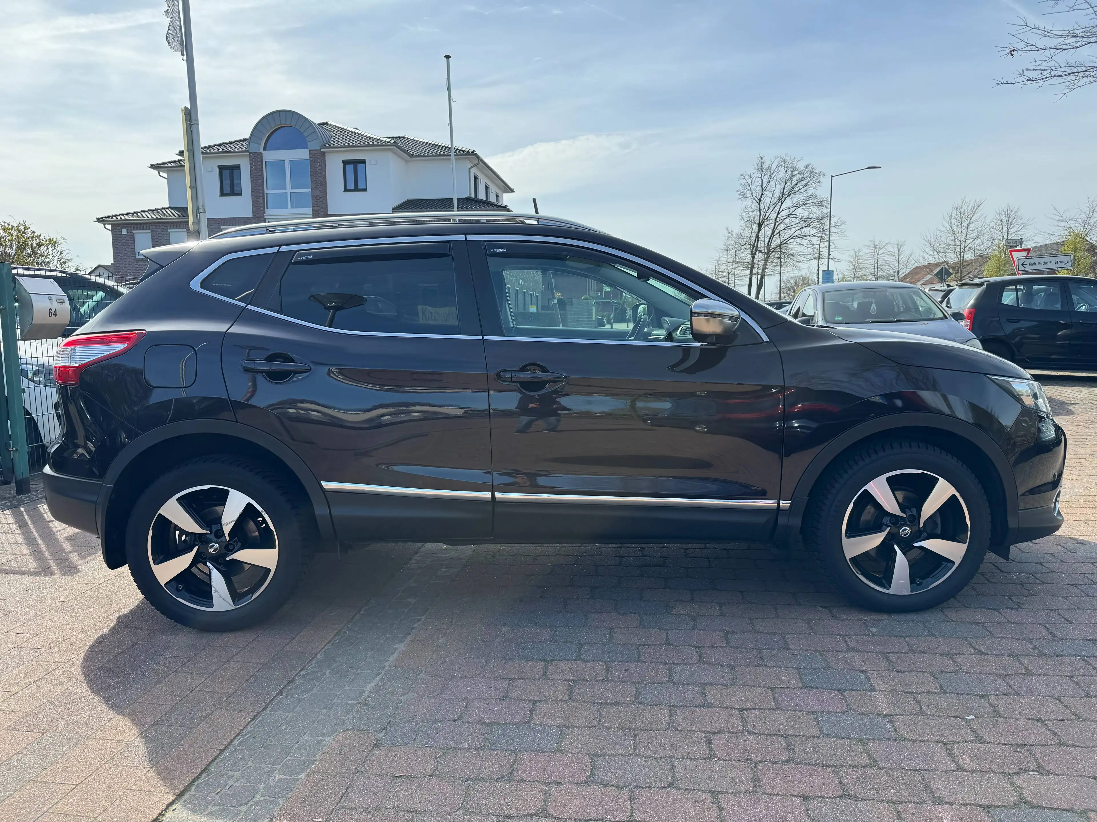 Nissan Qashqai N-Connecta-Automatik-NAV+Panorama+Shzg+ACC.. — photo 6