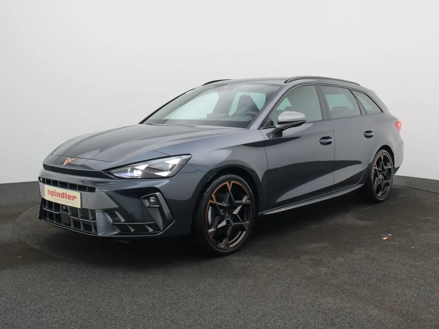 CUPRA Leon Sportstourer 1.5 eTSI 110 kW Grau - 2