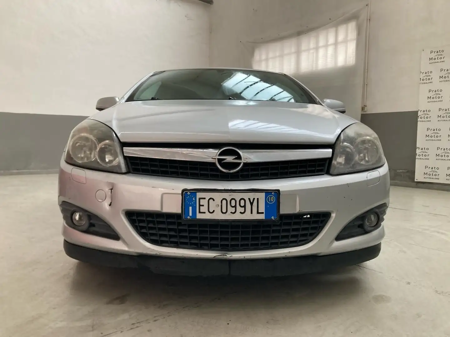 Opel Astra GTC 1.7 cdti Cosmo 110cv E5 Argent - 1