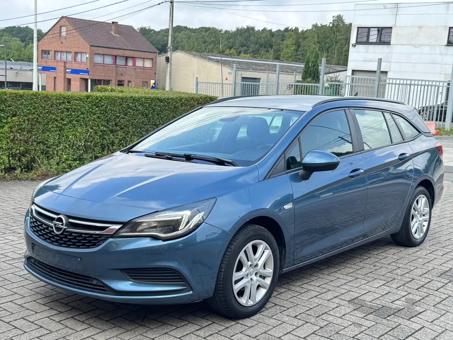 Opel Astra Astra TOURER 1.0 i EURO6 Bleu - 1