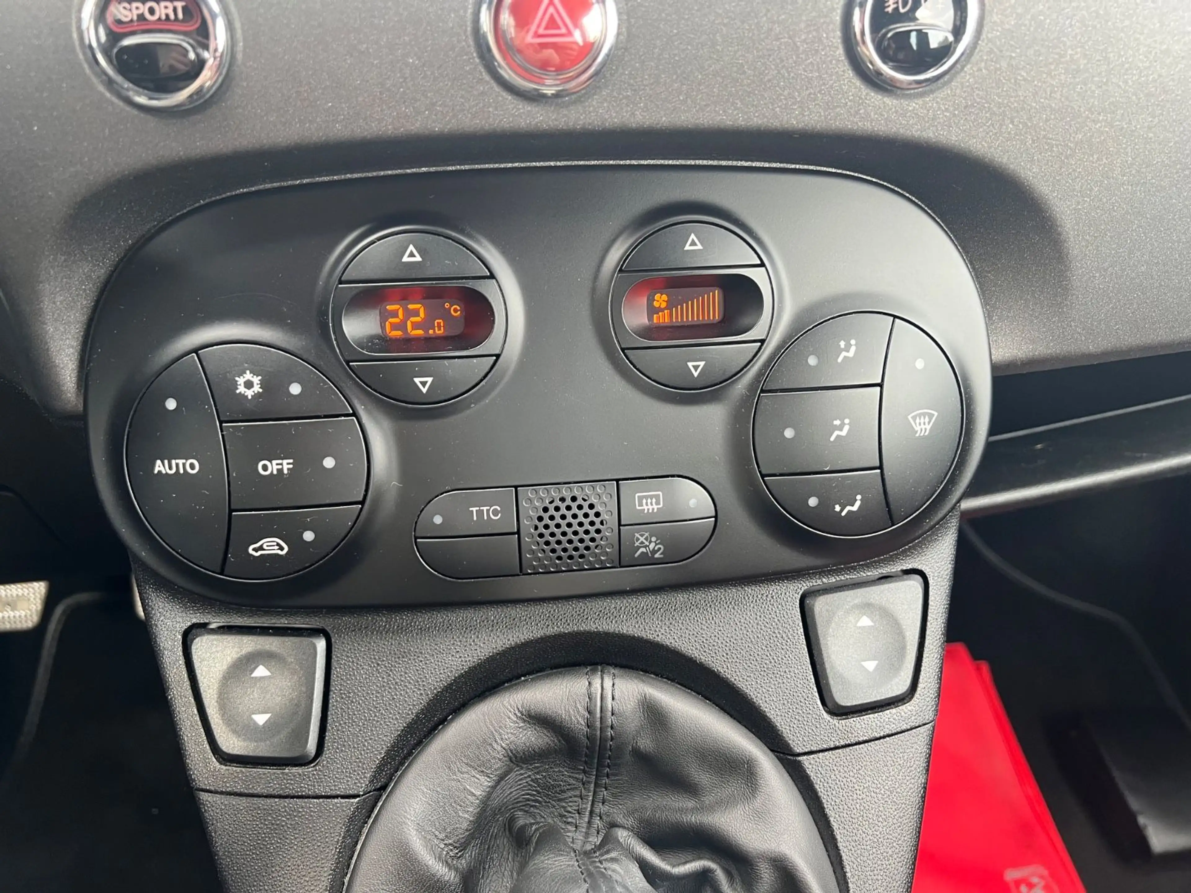 Abarth 595 Competizione Estetico/Monza/Brembo/Rennsitze — photo 13