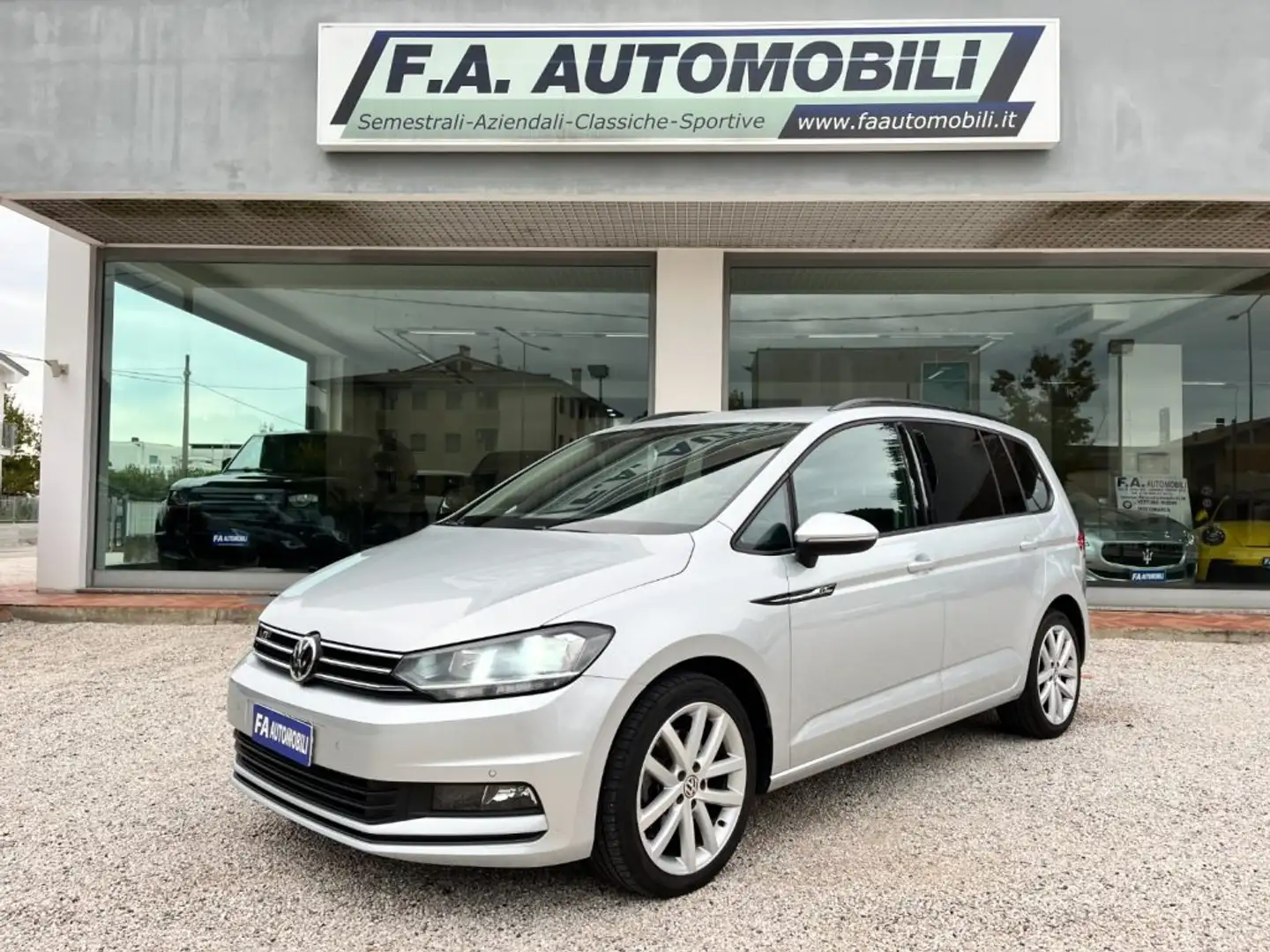 Volkswagen Touran 1.6 TDI 115 CV SCR DSG R LINE EXCLUSIVE *7 POSTI* Argento - 1