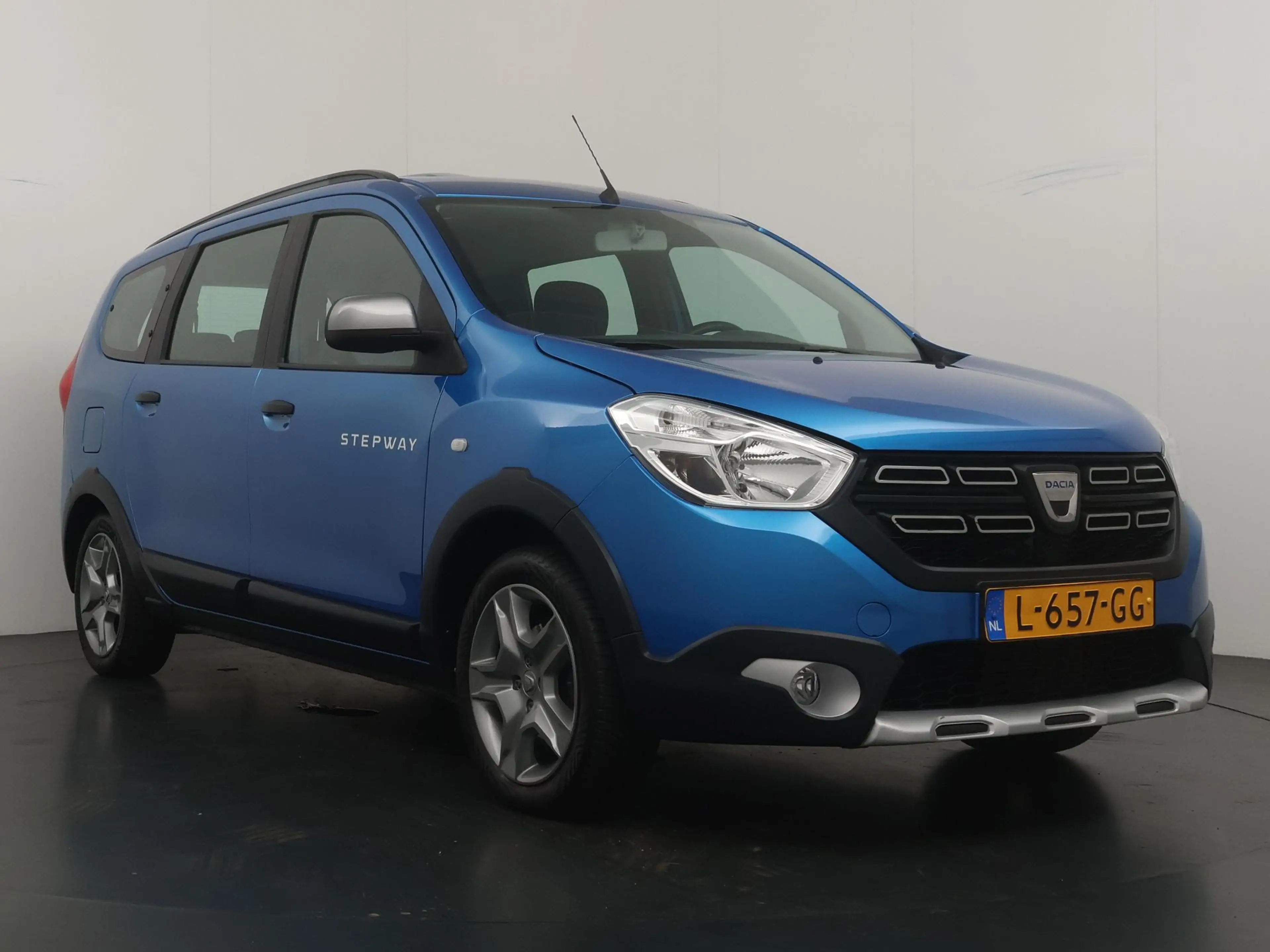 Dacia Lodgy TCe 115 Stepway 7p | Trekhaak | Parkeercamera | — photo 7