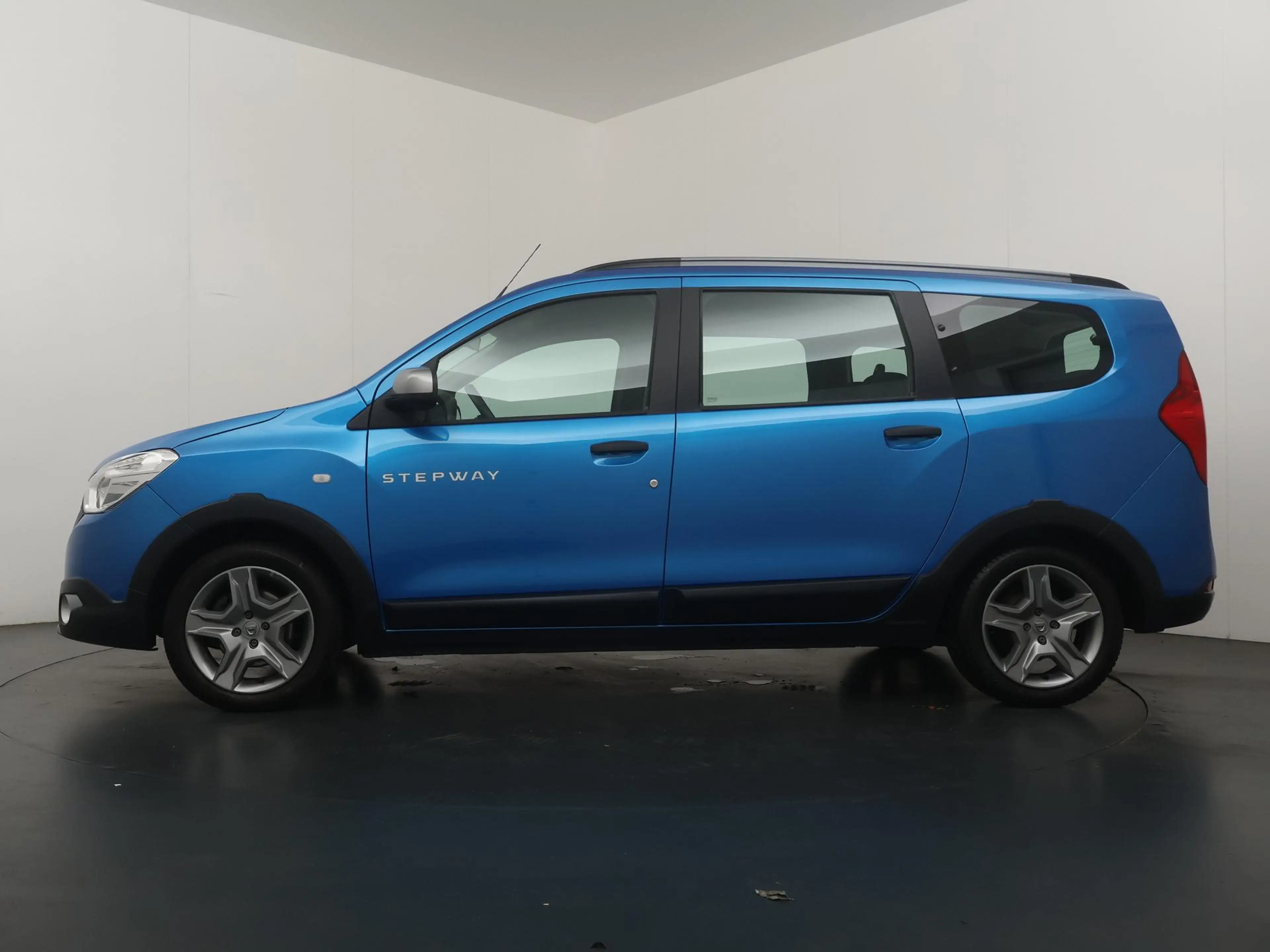 Dacia Lodgy TCe 115 Stepway 7p | Trekhaak | Parkeercamera | — photo 2