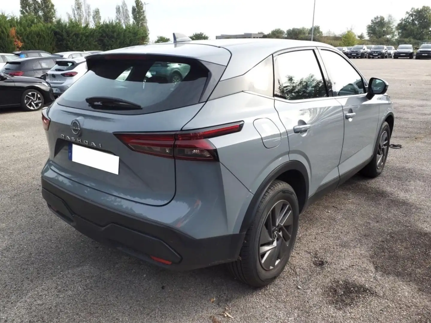 Nissan Qashqai 1.3 Mild Hybrid 158 Xtronic Business Edition Gris - 2