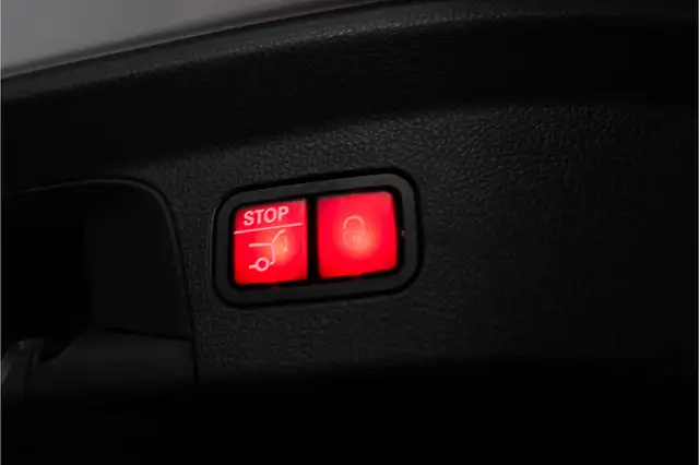 Mercedes-Benz GLE view 24