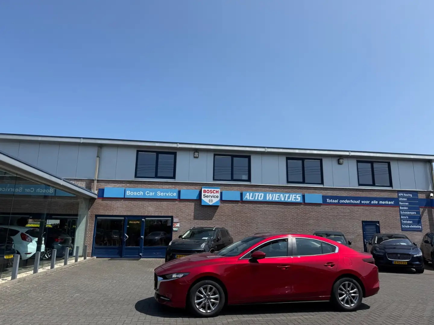 Mazda 3 2.0 e-SkyActiv-X M Hybrid 132kw | Comfort | Navi | Rood - 1