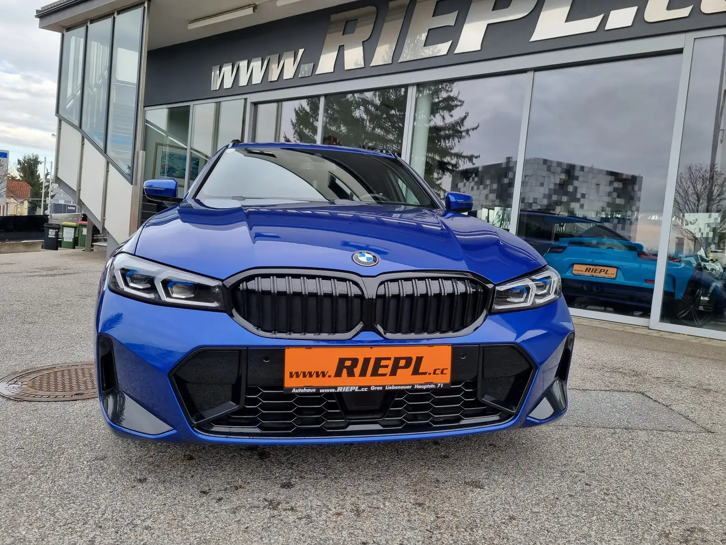 BMW 330 330 d xDrive Facelift M Sportpaket 20" Alu Leder Blau - 2