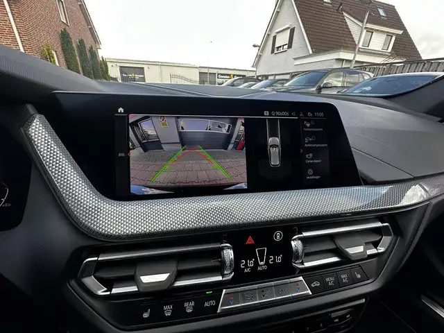BMW 1 Series view 3