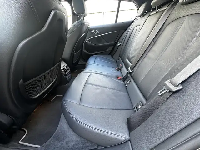 BMW 1 Series view 6