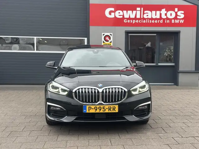 BMW 1 Series view 22