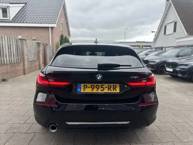 BMW 1 Series view 10