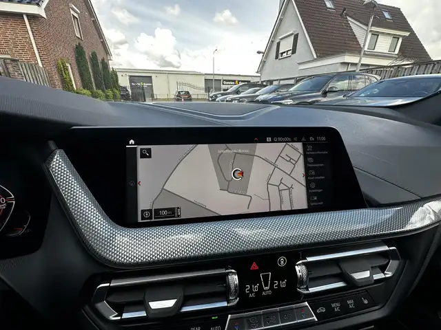 BMW 1 Series view 11