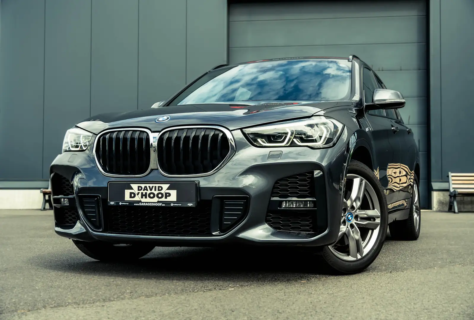 BMW X1 1.5iA | xDrive 25e | PHEV | M SPORT | SHADOW LINE siva - 1