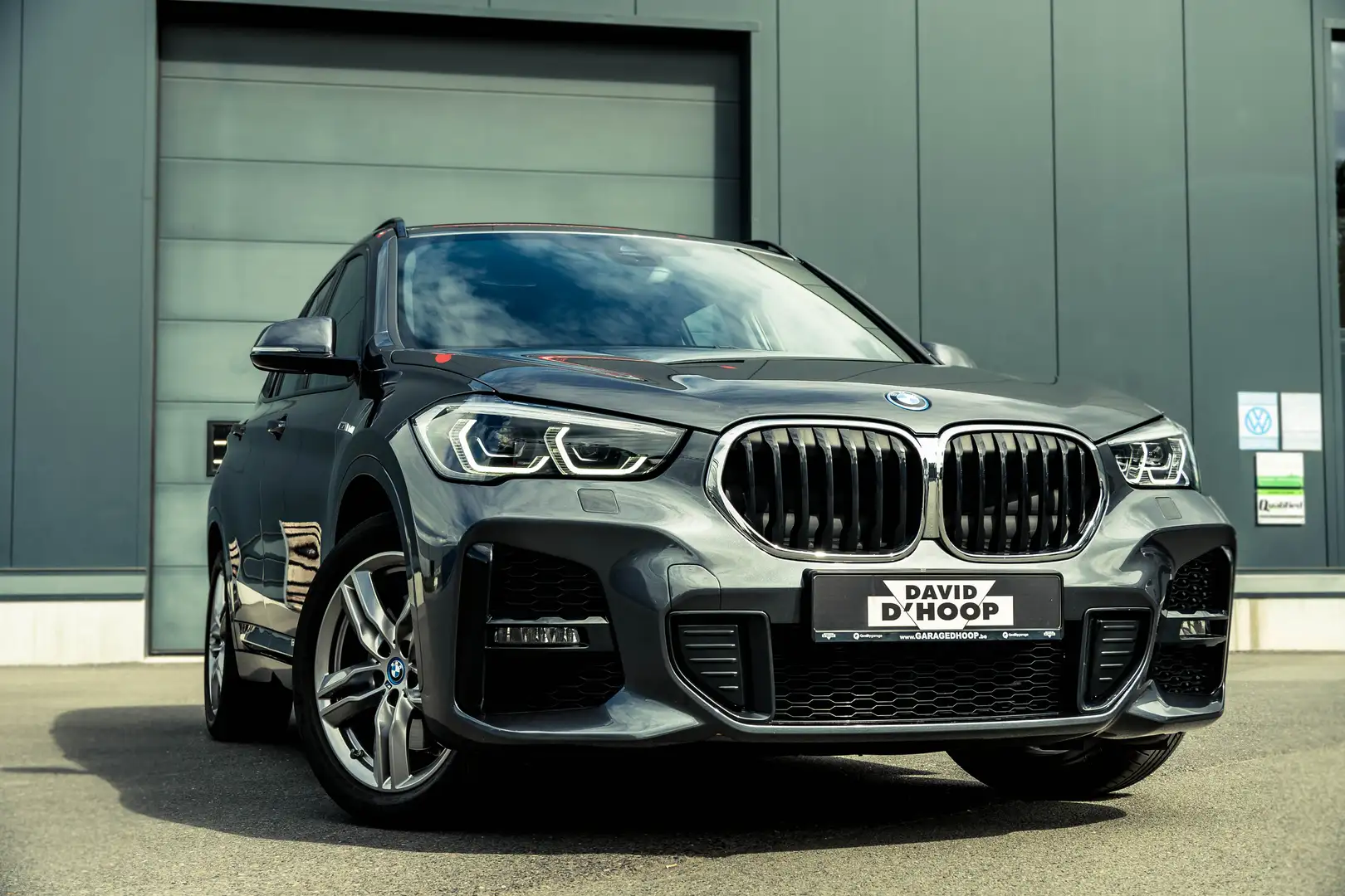 BMW X1 1.5iA | xDrive 25e | PHEV | M SPORT | SHADOW LINE siva - 2