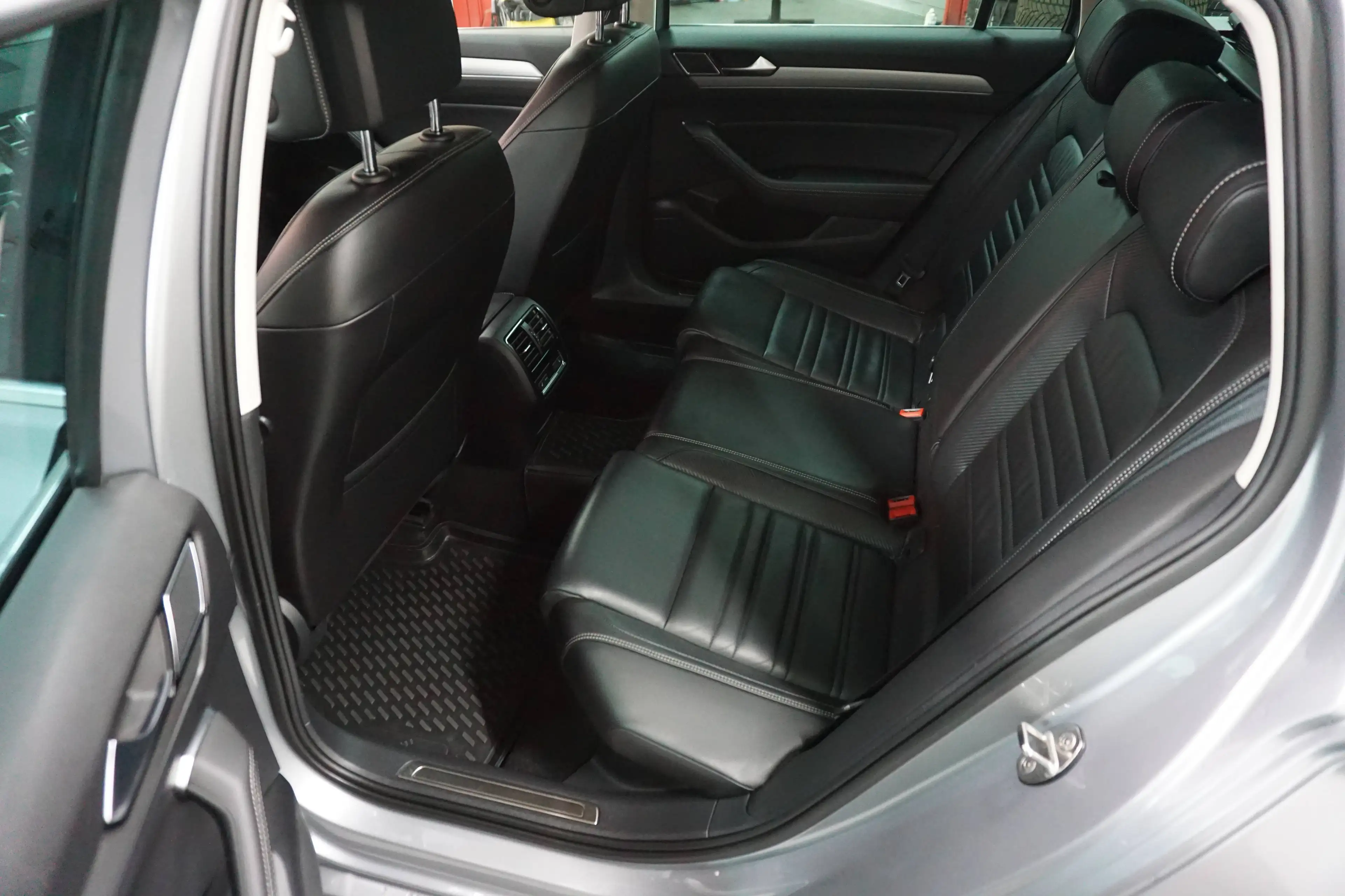 Volkswagen Passat Variant Highline 4Motion BMT/Start-Stop — photo 13