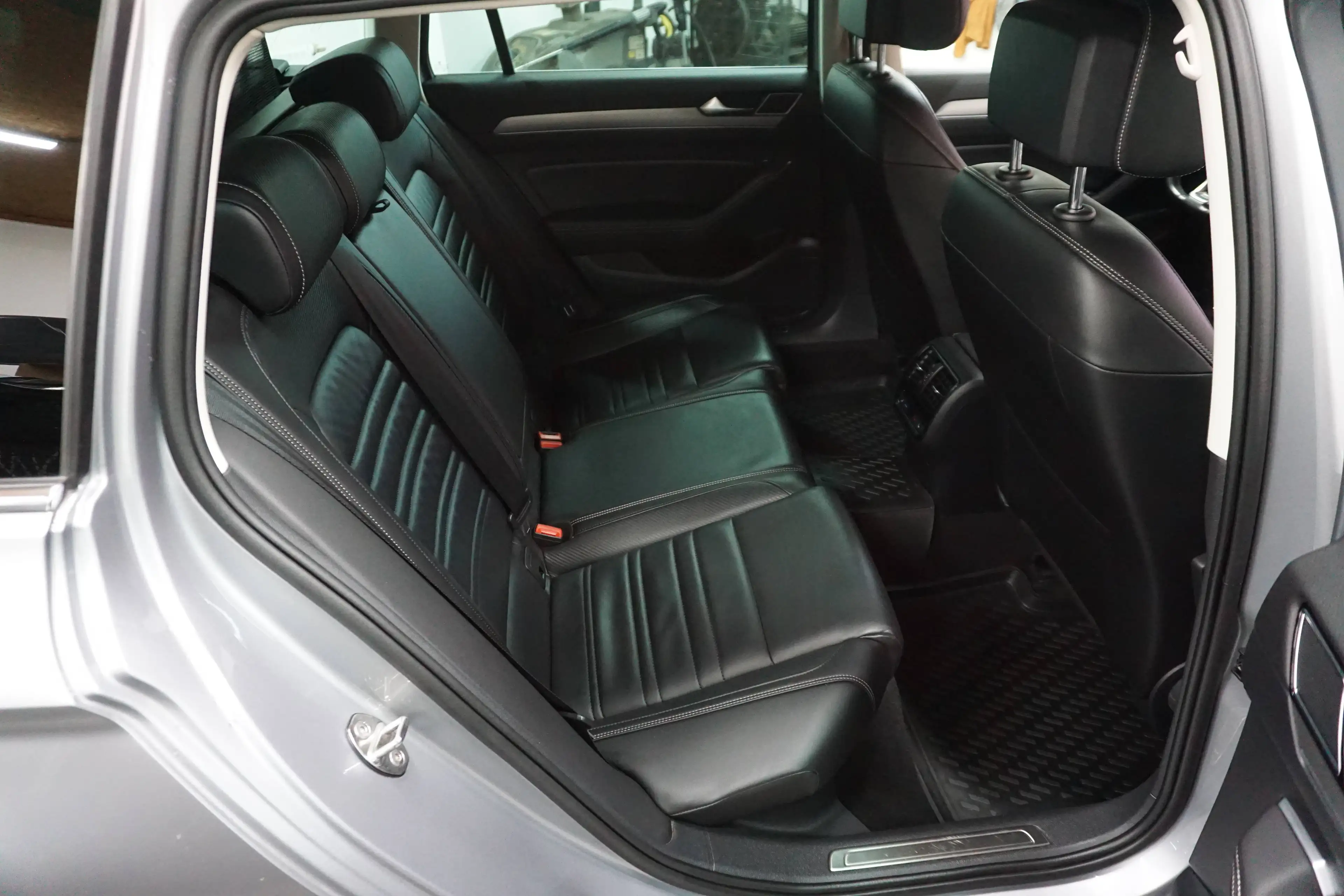 Volkswagen Passat Variant Highline 4Motion BMT/Start-Stop — photo 12