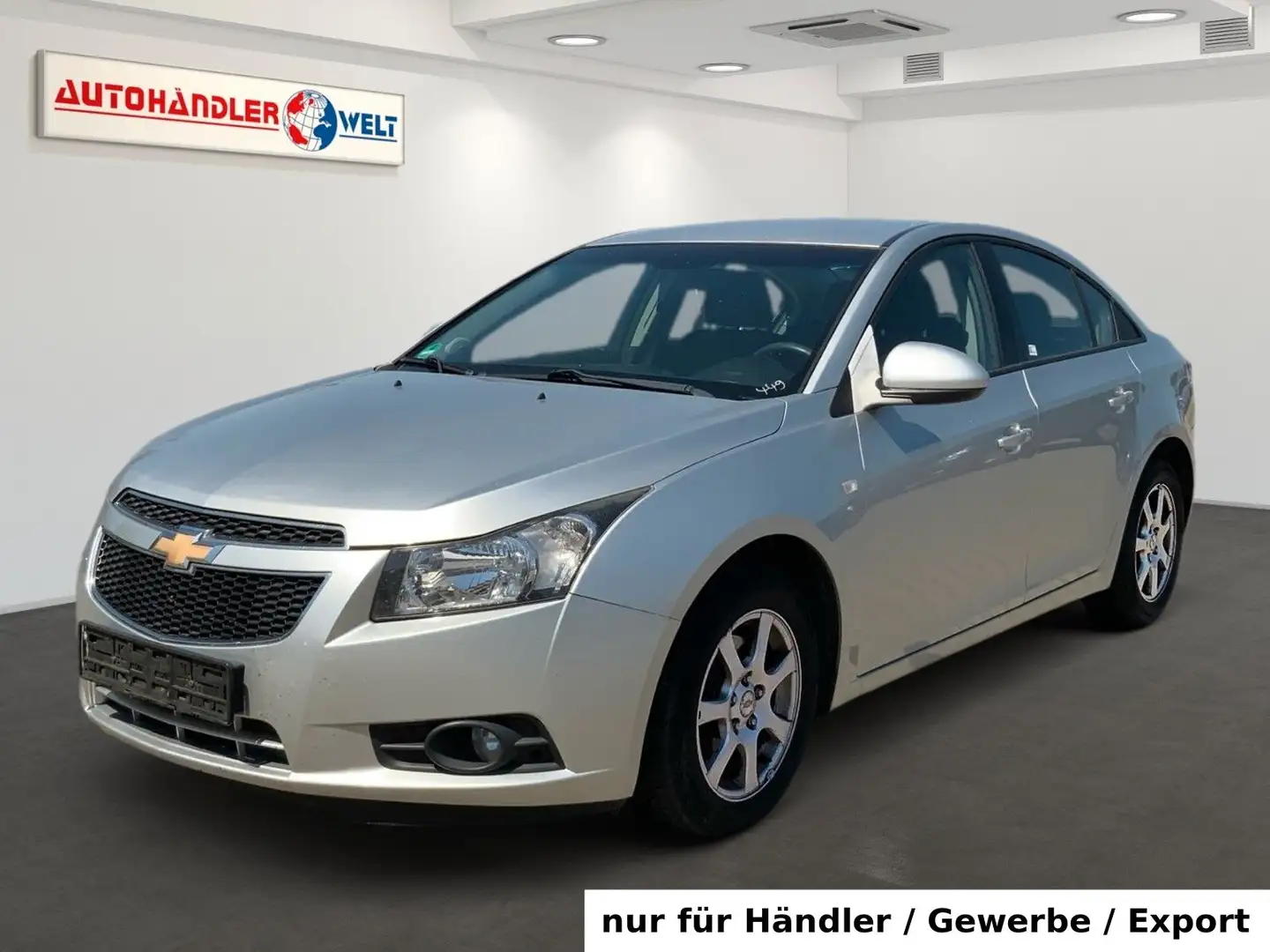 Chevrolet Cruze Lim. 2.0 CDTi LT Klima Navi BT PDC Tempo Gümüş rengi - 1