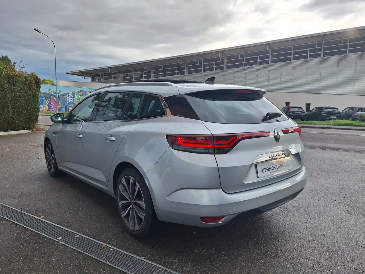 Renault Megane Citadine 5 portes — photo 5