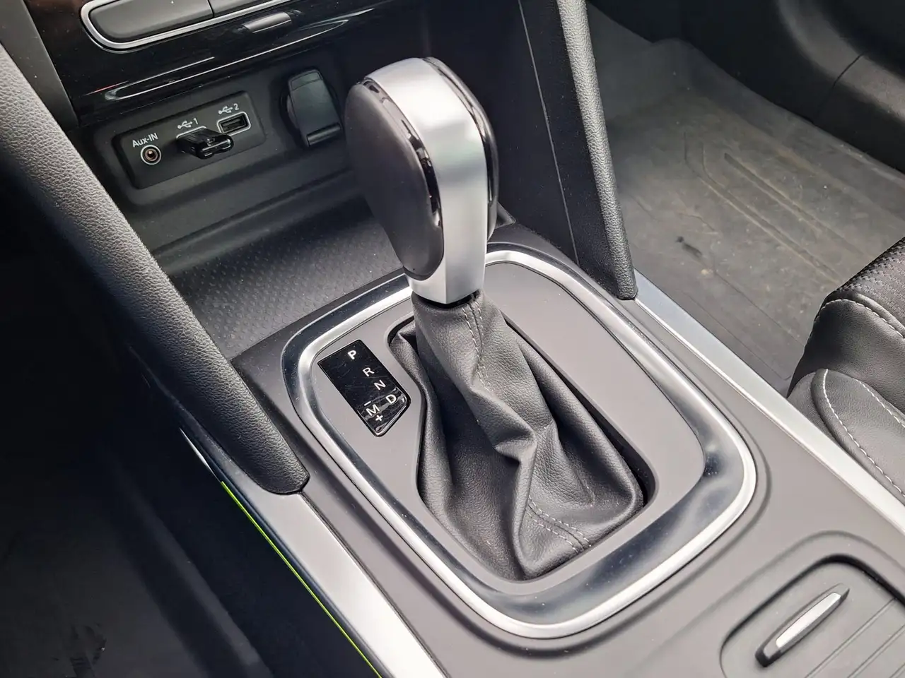 Renault Megane Citadine 5 portes — photo 29