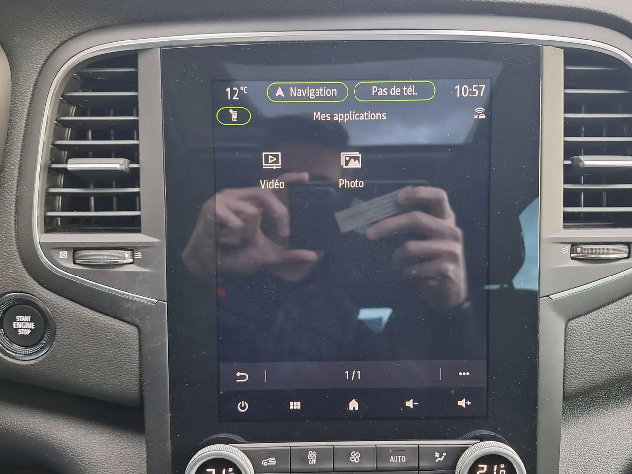 Renault Megane Citadine 5 portes — photo 27