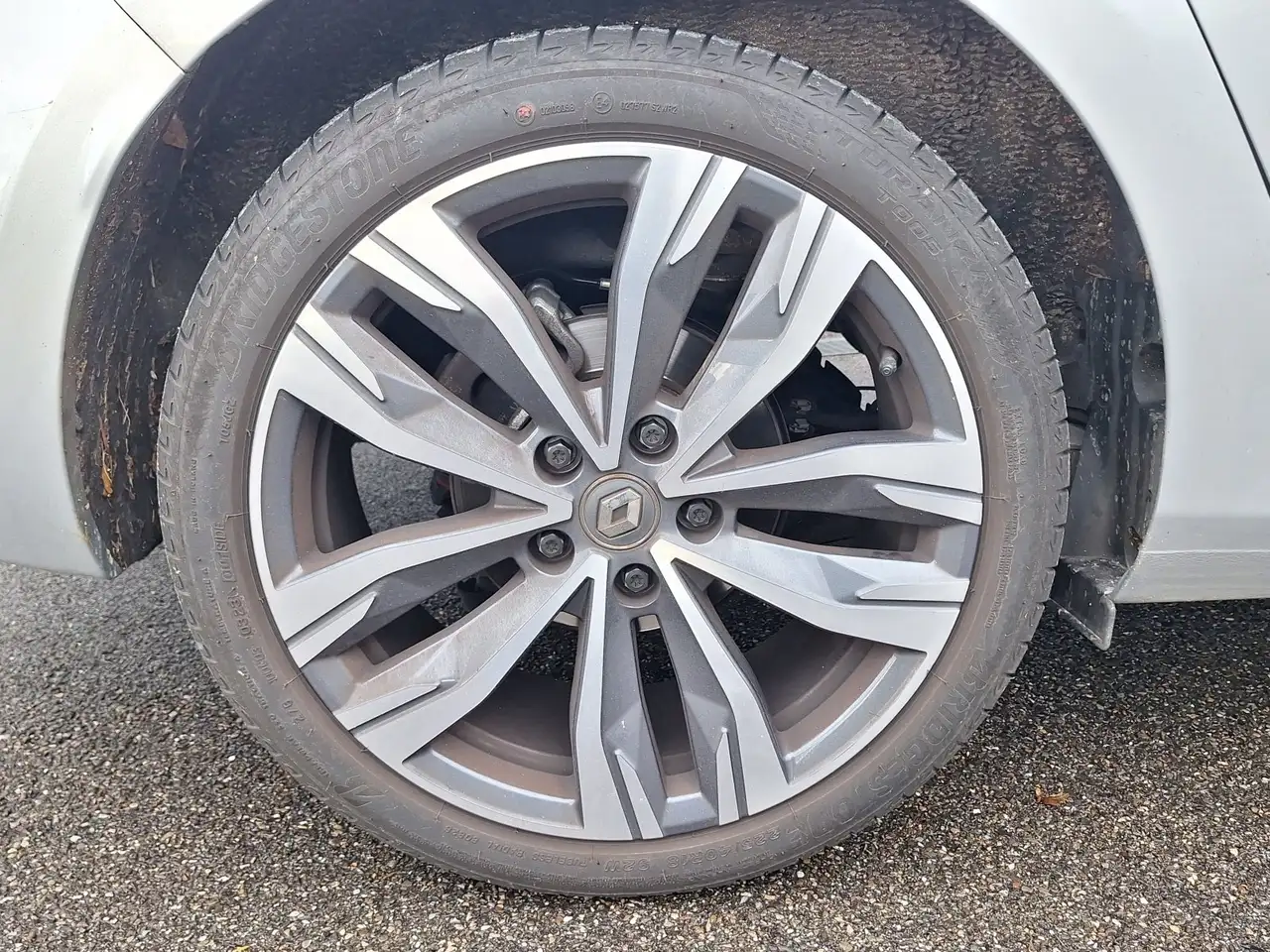 Renault Megane Citadine 5 portes — photo 37