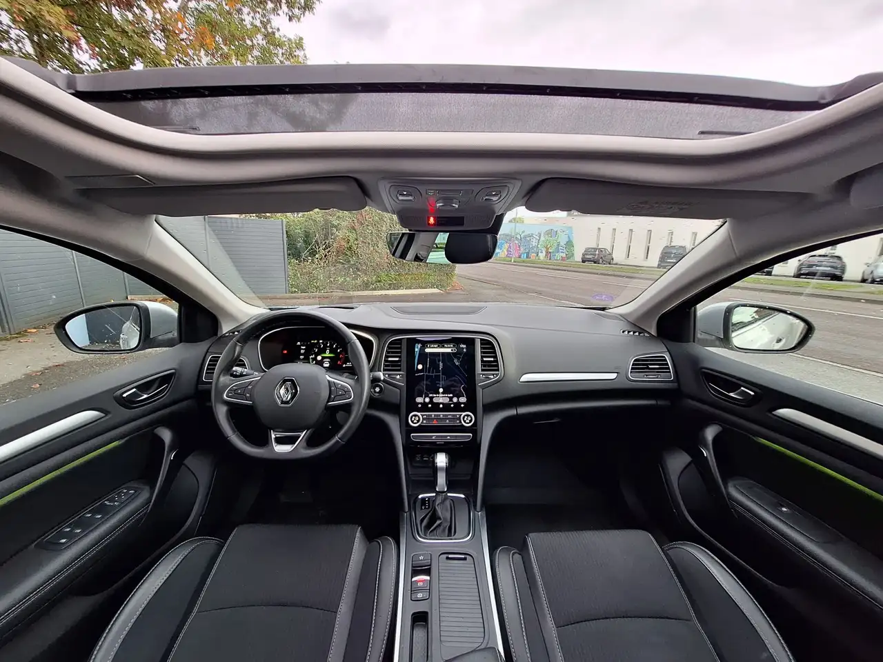 Renault Megane Citadine 5 portes — photo 9