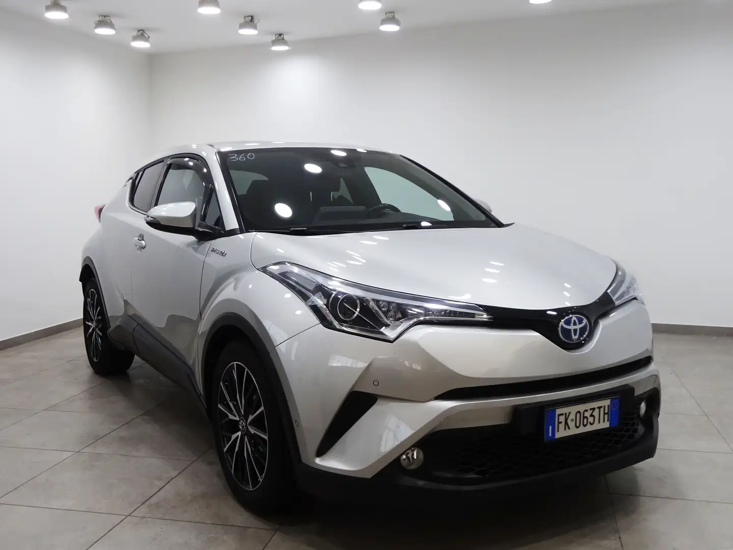 Toyota C-HR 1.8 Hybrid Lounge 2wd cvt 98cv AUTOMATICA E6 Grigio - 1