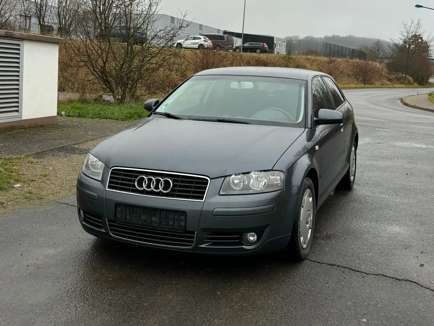 Audi A3 2.0 FSI Ambition Grau - 2