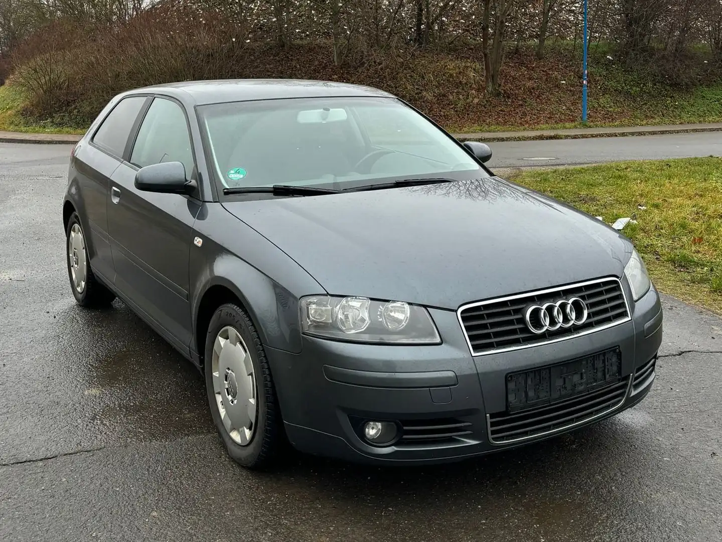 Audi A3 2.0 FSI Ambition Grau - 1