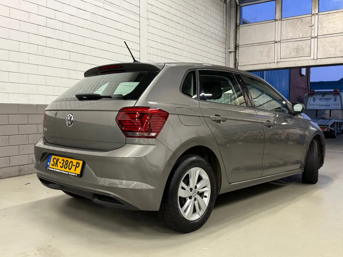 Volkswagen Polo 1.0 TSI Beats Grau - 2