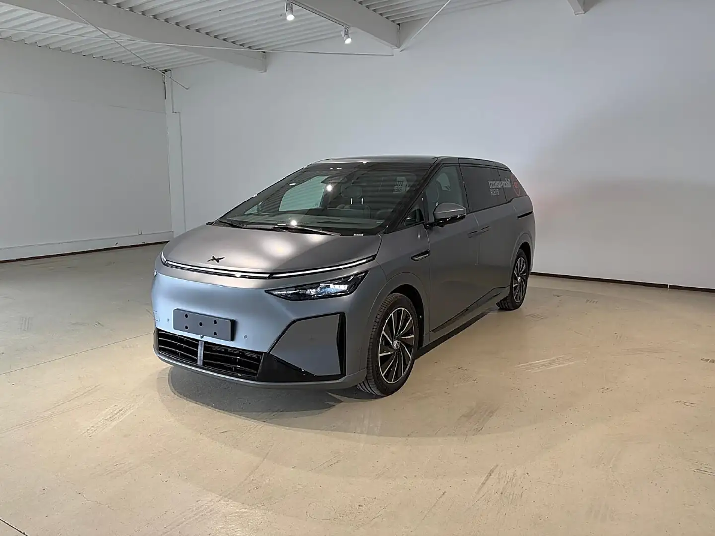 Xpeng Sonstige X9 Performance AWD *Jetzt besichtigen und probe... Grau - 1
