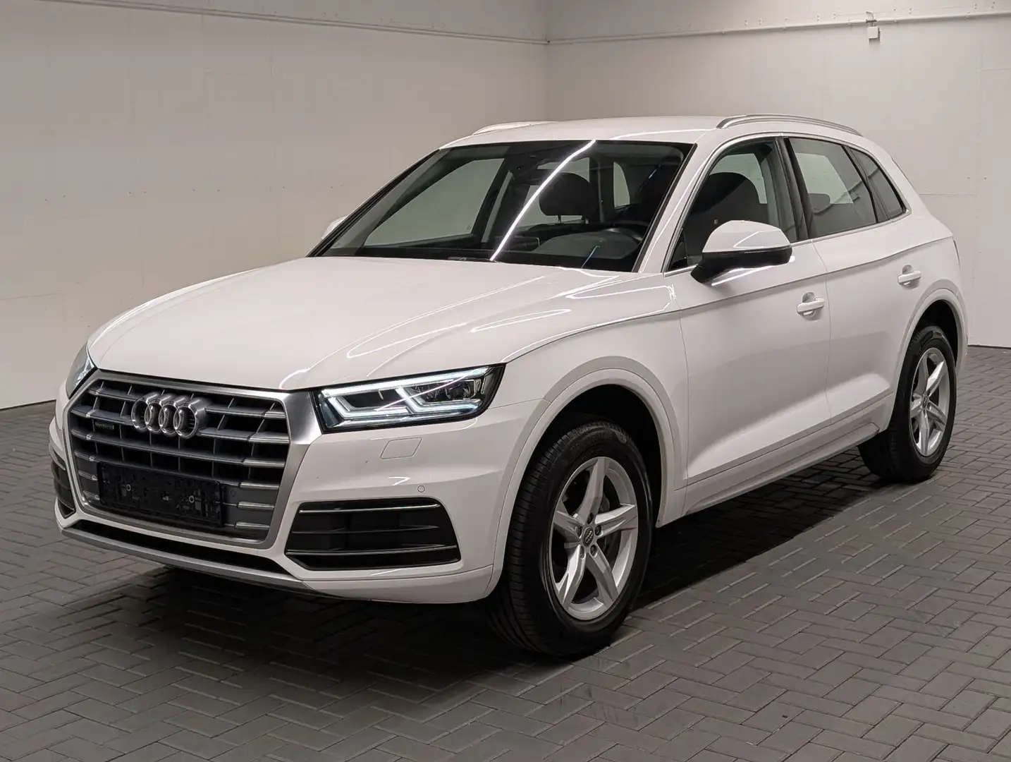 Audi Q5 quattro Sport LED/AHK/el.Heck/SHZ/Navi/VirCo/ Weiß - 1