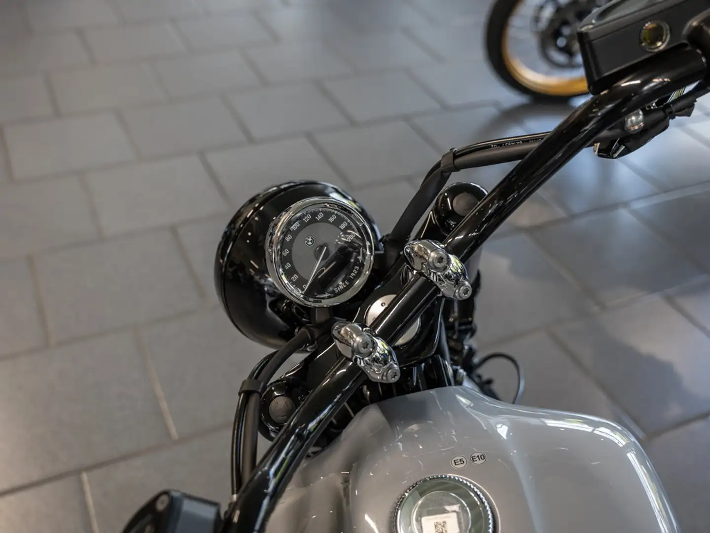 BMW R 18 KOMFORT-P. GRIFFHEIZUNG LED SCHEINWERFER Gris - 2