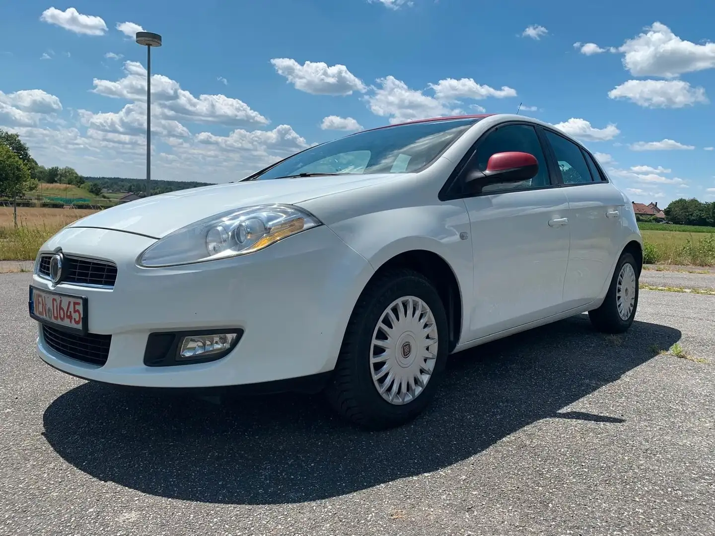 Fiat Bravo 1.4 16V Dynamic*KLIMAAUTO*TÜV 06/2027*PDC* Weiß - 1