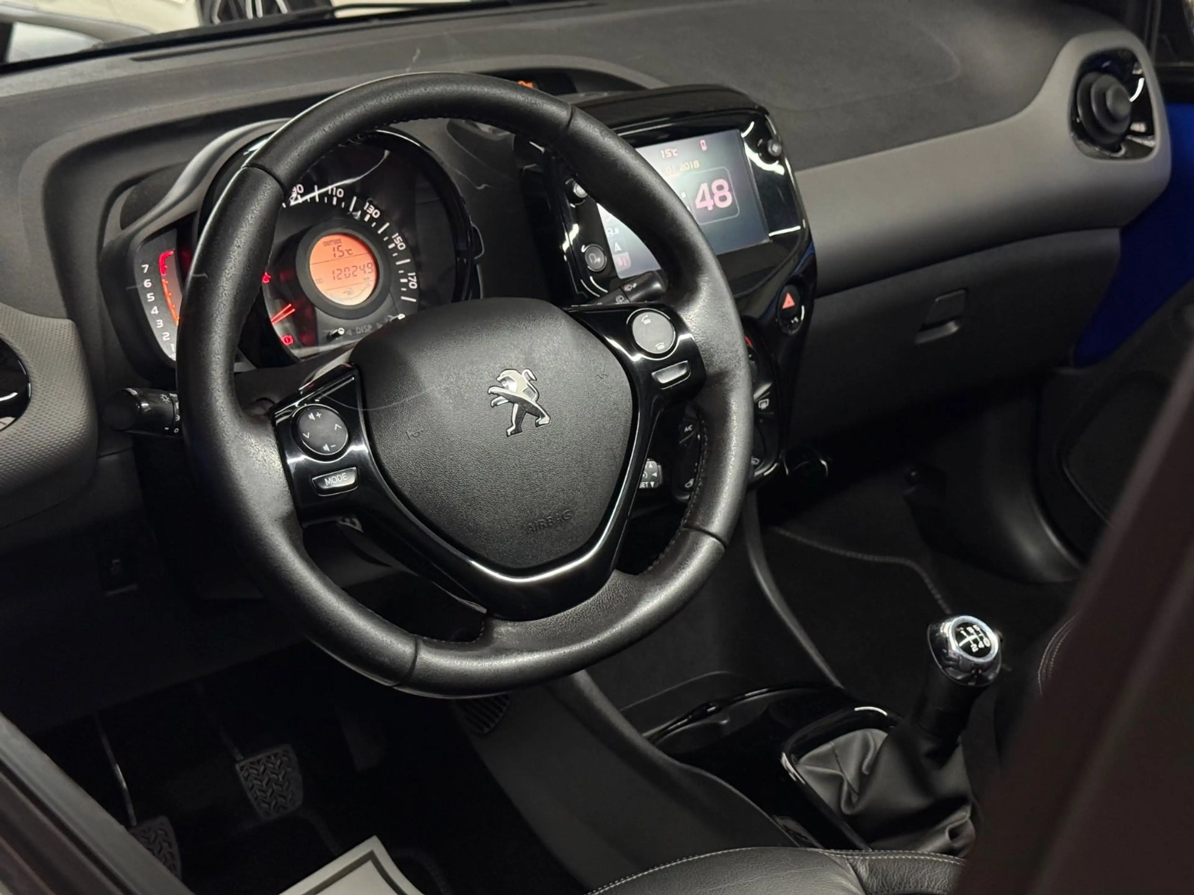 Peugeot 108 1.0 VTi Allure/NAVI/KAMERA/SHZ/KEYLESS/KLIMA — photo 13