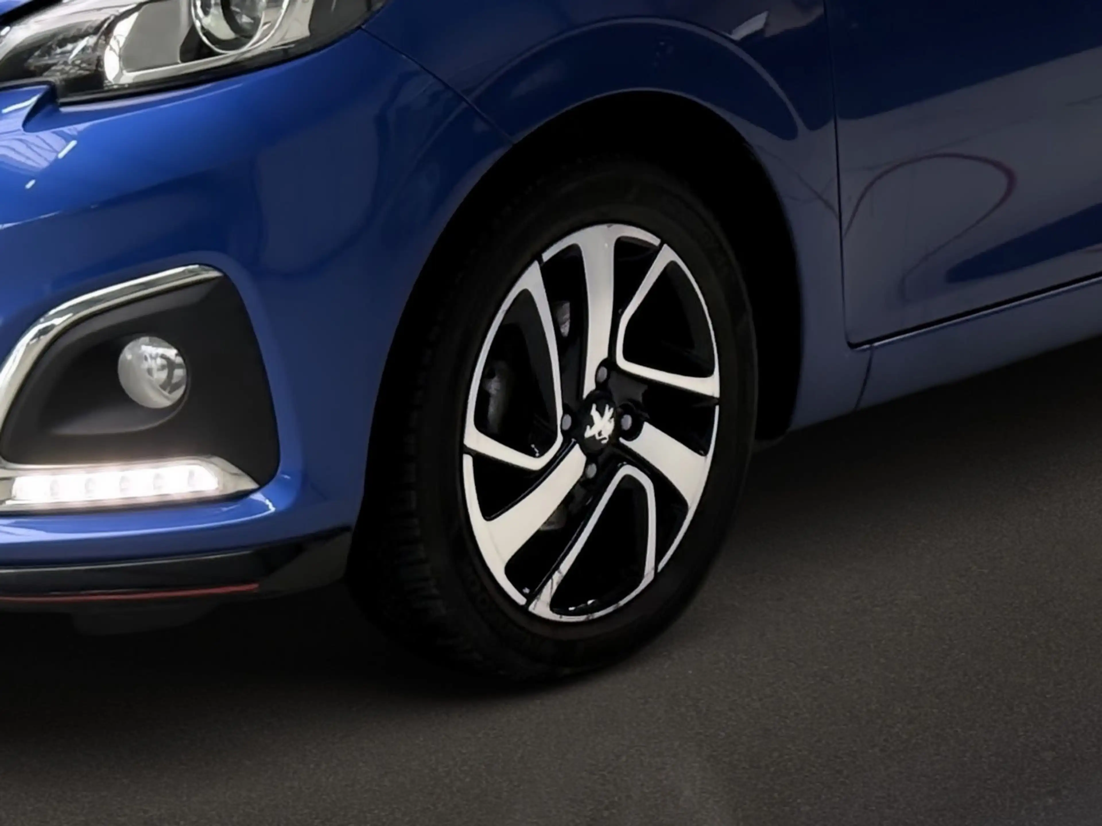 Peugeot 108 1.0 VTi Allure/NAVI/KAMERA/SHZ/KEYLESS/KLIMA — photo 4