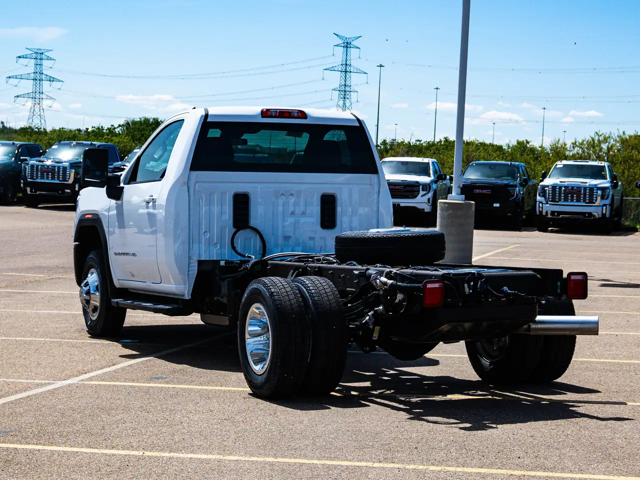 GMC Sierra 3500HD снимка GMC Sierra 3500HD