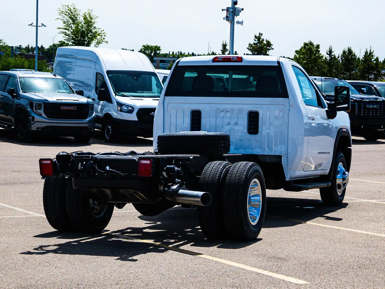 GMC Sierra 3500HD снимка GMC Sierra 3500HD